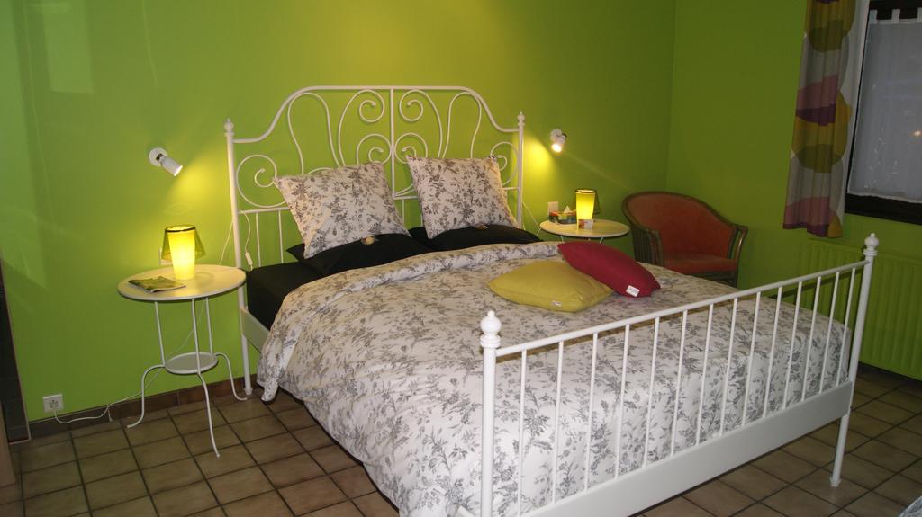 Fleurs-Sauvages Bed and Breakfast Hebronval Rum bild
